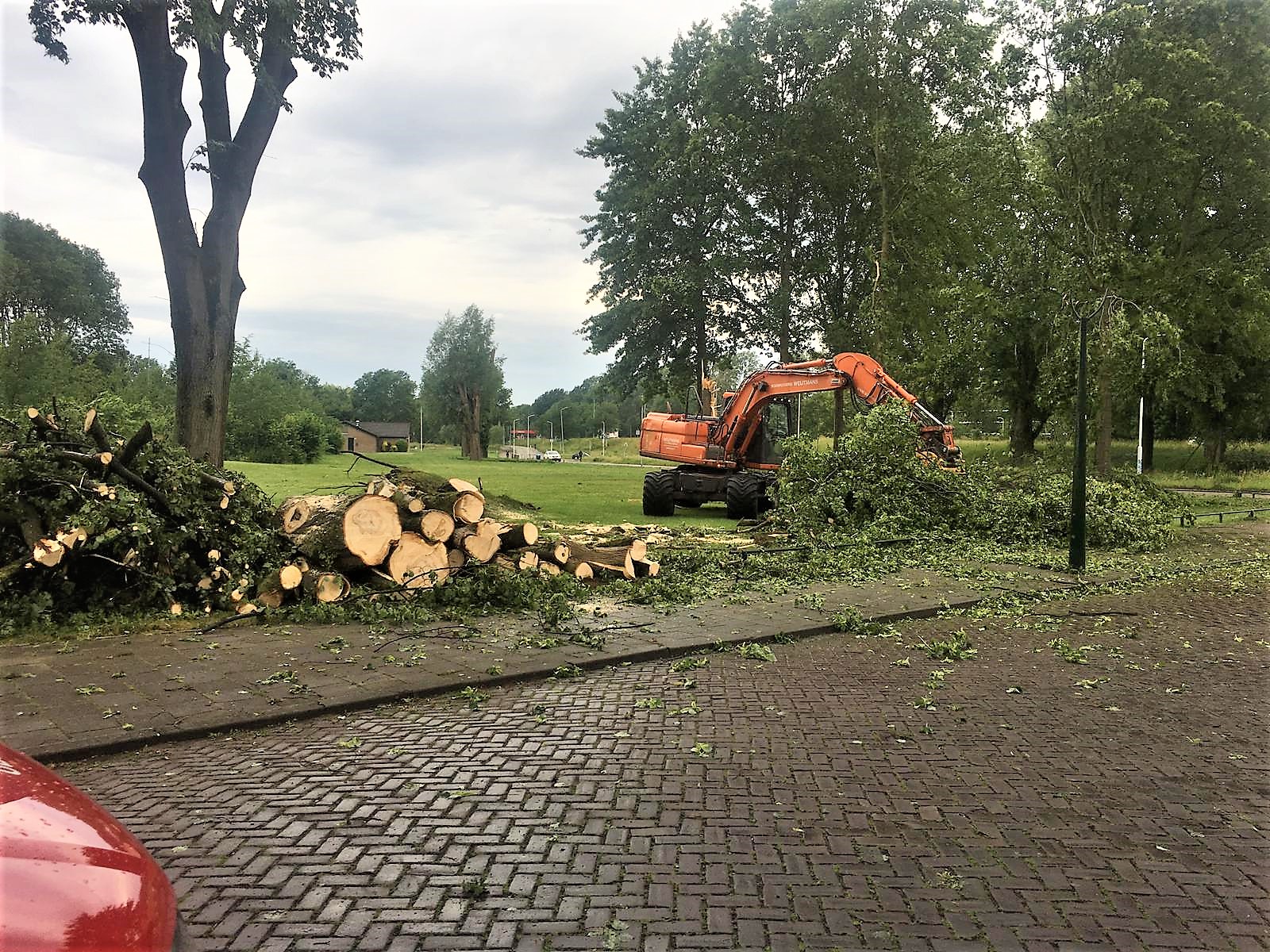 Stormschade Eindhoven mogelijk door tornado