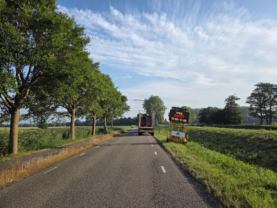 Woerden Populieren langs drukke weg - Foto 1